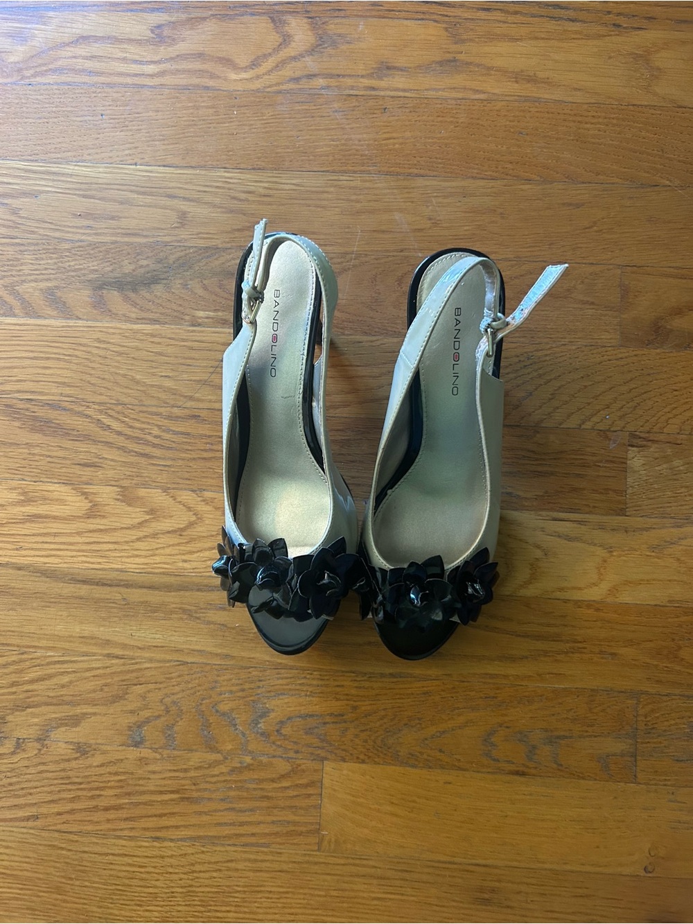 BANDOLINO Ivory and Black Heels